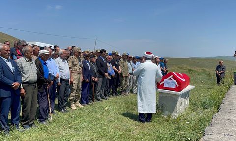 Kore Gazisi Faik Alptekin Ardahan'da Son Yolculuğuna Uğurlandı