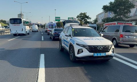 Küçükçekmece'de Motosikletli Kaza