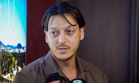 Mesut Özil, Dünya Çapında Futbolcular Yetiştirecek Akademi Kuruyor