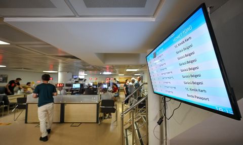 Nüfus Müdürlüklerinde Sürücü Belgesi Yenileme Yoğunluğu