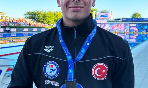 Nusrat Allahverdi Avrupa Gençler Yüzme Şampiyonu