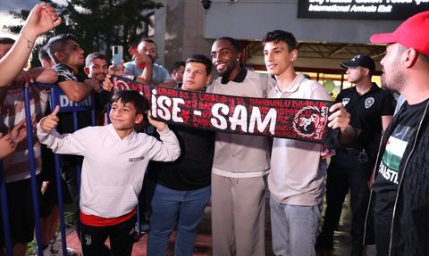 Samsunspor'un Yeni Transferi Antoine Makoumbou Şehre Geldi