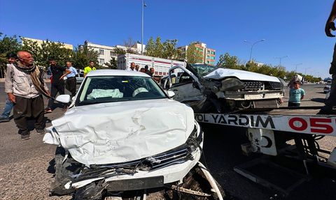 Şanlıurfa'da Trafik Kazası: 1 Ölü, 4 Yaralı