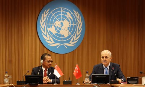 TBMM Başkanı Kurtulmuş, Singapur Parlamentosu Başkanı ile Görüştü