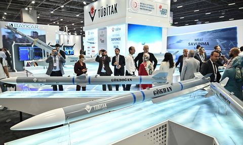 TÜBİTAK'ın Yeni Milli Füzesi GÖKHAN, IDEF 2025'te Tanıtıldı