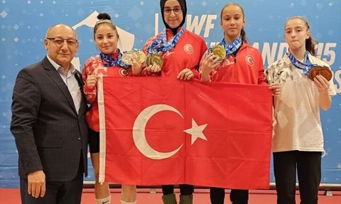 Türkiye Genç Haltercilerinden İspanya'da Büyük Başarı
