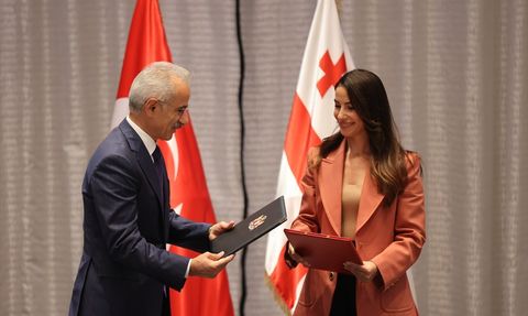 Türkiye ile Gürcistan Arasındaki Ticaret Hedefi 5 Milyar Dolar