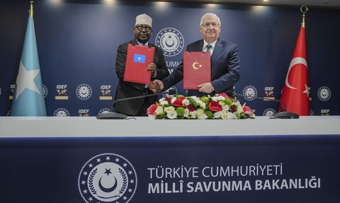 Türkiye ve Somali'den Nakdi Yardım Protokolünde İmzalar Atıldı