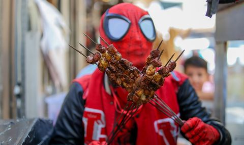 Türkiye'yi Gezen 'Örümcek Adam' Diyarbakır'da