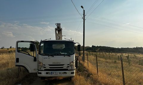Uşak'ta Aydınlatma Direğinde Elektrik Akımına Kapılan Çalışan Hayatını Kaybetti