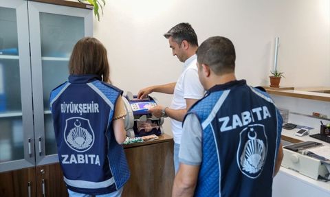 Van'da Dilenci Operasyonu: 75 Bin Lira Ortaya Çıktı