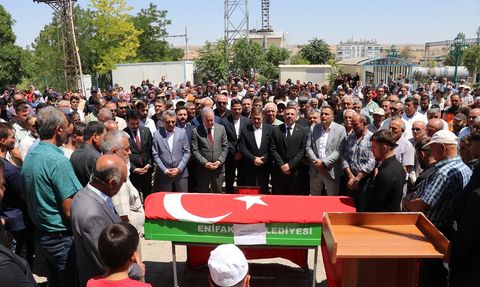 Yenifakılı Belediye Başkanı Musa Sarıaslan'ın Cenazesi Defnedildi