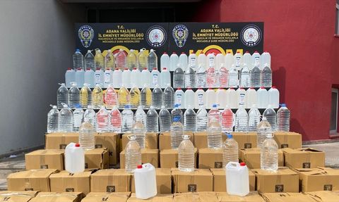 Adana'da 2 Ton Kaçak Etil Alkol Ele Geçirildi
