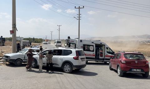 Adıyaman'da Trafik Kazası: 5 Yaralı