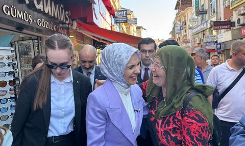 Aile ve Sosyal Hizmetler Bakanı Göktaş, Bartın'da Esnaf ve Şehit Aileleri ile Buluştu