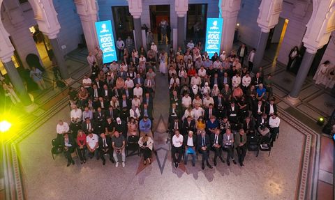 Aliya İzetbegoviç'in 100. Yılı: Bosna Hersek'in İlk Cumhurbaşkanı Anıldı