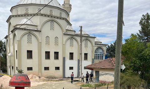 Amasya'da Cami Tadilatı Sırasında Çalışan İşçi Hayatını Kaybetti