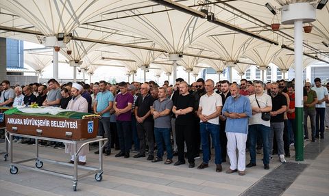 Ankara'daki Kavgada Hayatını Kaybeden Kadının Cenazesi Defnedildi