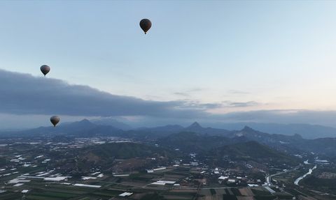 Antalya'da Sıcak Hava Balonları ile Turizm Zirveye Çıkıyor