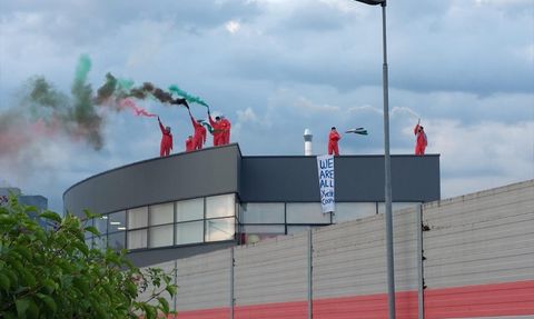 Avusturya'da BRP Rotax Önünde Filistin Destekçileri Protesto Düzenledi