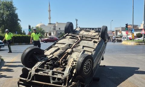 Aydın'da Otomobil Devrildi: İki Yaralı