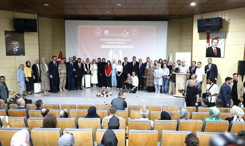 Bakan Göktaş, Bingöl'de Koruyucu Aile Farkındalık Toplantısına Katıldı