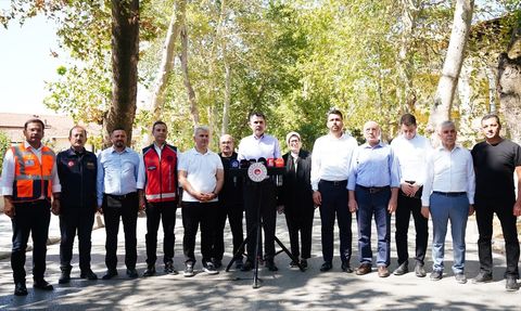 Bakan Kurum'dan Sındırgı Ziyareti: Yaralar Sarılacak