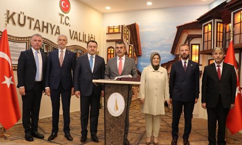 Bakan Tekin Kütahya'da "Türkiye Yüzyılı Buluşmaları" Programında Konuştu