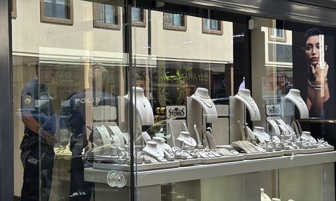 Balıkesir'de Kuyumcuda 'Tırnakçılık' Yöntemiyle Hırsızlık