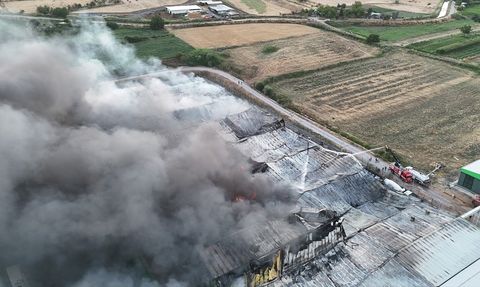 Balıkesir'de Süt Ürünleri Fabrikasında Yangın: 2 İşçi Hayatını Kaybetti