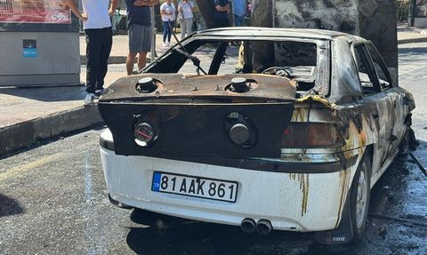 Beşiktaş'ta Yangın: Otomobil Kullanılamaz Hale Geldi