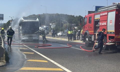 Bolu'da Midibüste Yangın Çıktı