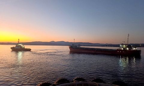 Çanakkale Boğazı'nda Makine Arızası Geçiren Kargo Gemisi Kurtarıldı