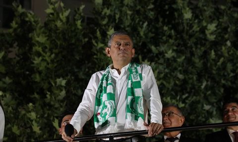 CHP Genel Başkanı Özgür Özel Kırşehir'de İttifak Vurgusu Yaparak Kadın Belediyelere Övgülerde Bulundu