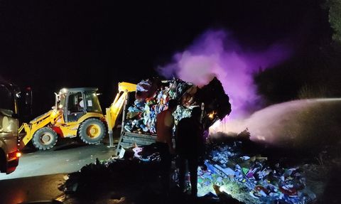 Çorum'da Atık Platik Yüklü Tırda Yangın