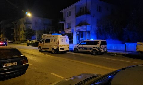 Çorum'da Balkondan Silahla Ateş Eden Zanlı Yakalandı