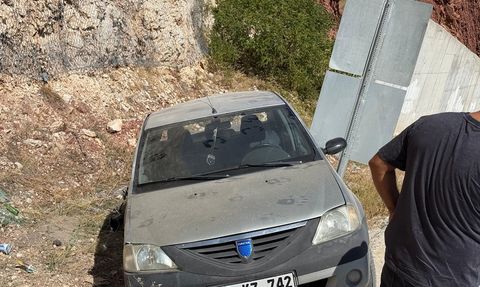 Çorum'da Devrilen Otomobilde 4 Yaralı