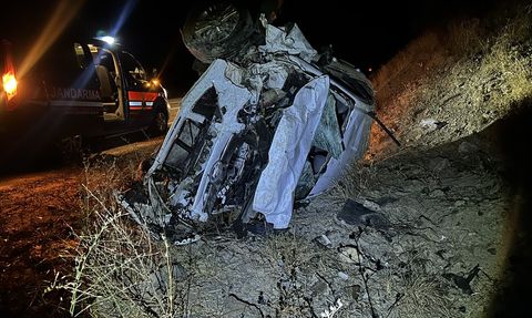 Çorum'da Otomobil Devrildi, 5 Kişi Yaralandı