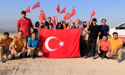 Denizli'de Şehit Ailelerine Özel Sıcak Hava Balonu Turu