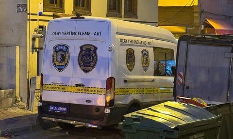 Fatih'te İnşaat Malzemeleri Dükkânında Ceset Bulundu