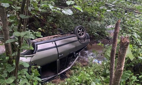 Giresun'da Dere Yatağına Devrilen Otomobil Kazası