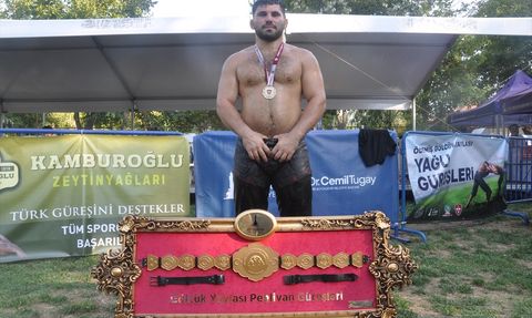 Gölcük Yaylası Yağlı Güreşleri'nde Erkan Taş Şampiyon Oldu