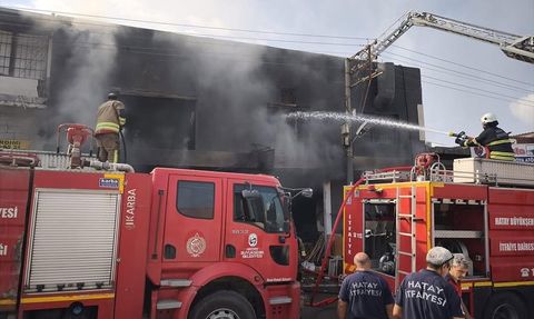 Hatay'da Mobilya Atölyesinde Yangın Kontrol Altına Alındı
