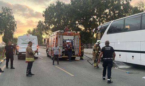 Hatay'da Trafik Kazası: Otobüs Altında Kalan Kişi Hayatını Kaybetti