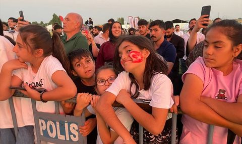 İsmail Altunsaray Malazgirt'te Konser Verdi