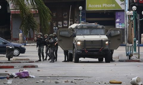 İsrail Nablus'ta Baskın Düzenledi