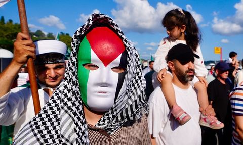 İstanbul'da İsrail'in Filistin'e Yönelik Saldırıları Protesto Edildi
