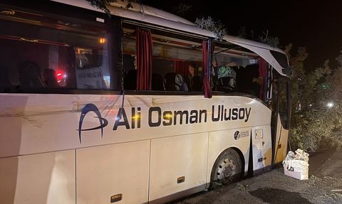 Kayseri'de Yolcu Otobüsü Kazası: 1 Ölü, 13 Yaralı