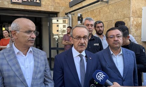 Malatya Valisi Yavuz'dan Depremzedelere Destek Ziyareti