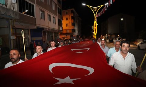 Malazgirt'te Fener Alayıyla Zafer Kutlaması